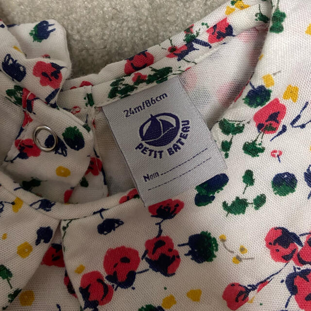 PETIT BATEAU(プチバトー)のﾌﾟﾁﾊﾞﾄｰ花柄ﾜﾝﾋﾟ⸜🌷︎⸝‍ キッズ/ベビー/マタニティのベビー服(~85cm)(ワンピース)の商品写真