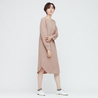 ユニクロ(UNIQLO)の完売品！ユニクロUNIQLOワッフルクルーネックワンピースMピンク(ロングワンピース/マキシワンピース)