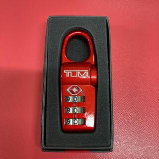 トゥミ(TUMI)のTUMI 鍵 レッド(ビジネスバッグ)