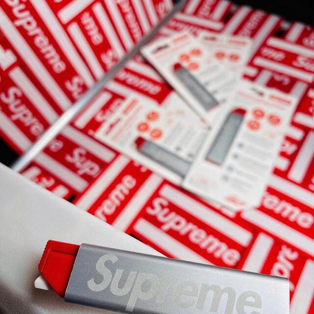 Supreme(シュプリーム)のSupreme Slice Manual Carton Cutter メンズのファッション小物(その他)の商品写真