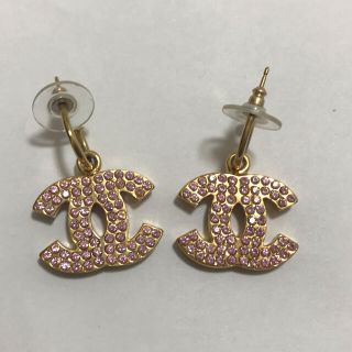 シャネル(CHANEL)のシャネル　ピンクストーンピアス　ゴールド(ピアス)