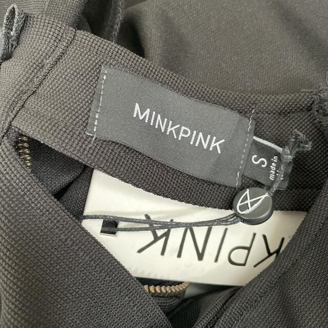 【未使用タグ付き】MINKPINKミンクピンク半袖フレアワンピース ブラック