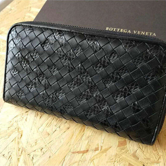 Bottega Veneta(ボッテガヴェネタ)のボッテガヴェネタ パイソン　ラウンドファスナー　長財布 メンズのファッション小物(長財布)の商品写真