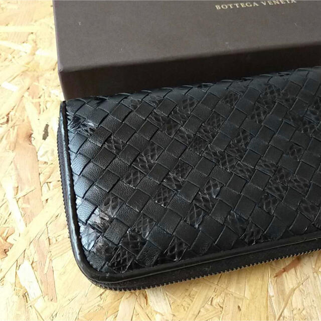 Bottega Veneta(ボッテガヴェネタ)のボッテガヴェネタ パイソン　ラウンドファスナー　長財布 メンズのファッション小物(長財布)の商品写真