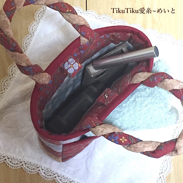 リボン 蝶々 と レース の プチトート ／ レッド ハンドメイドのファッション小物(バッグ)の商品写真