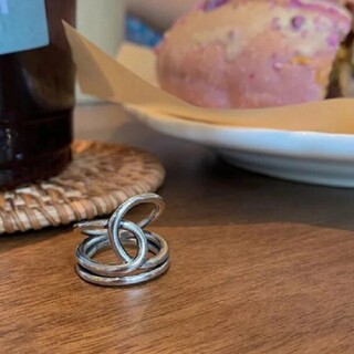 アメリヴィンテージ(Ameri VINTAGE)のワイド クロス デザインリング 指輪 シルバーリング(リング(指輪))