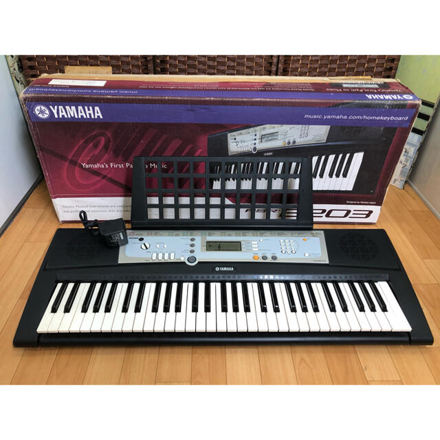 ヤマハ 電子キーボード61鍵　PSR-E203【良品】