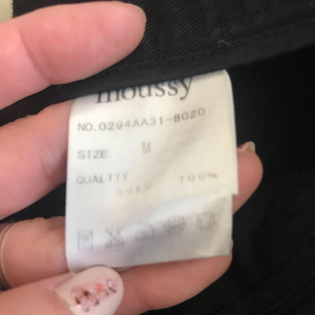 moussy(マウジー)のmoussy 黒とカーキのショートパンツ　２点セット レディースのパンツ(ショートパンツ)の商品写真