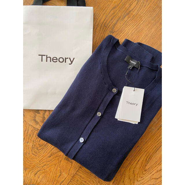 Theory luxe(セオリーリュクス)の本日限定セール！セオリー　新品　クルー　カーディガン　ネイビー　 レディースのトップス(カーディガン)の商品写真