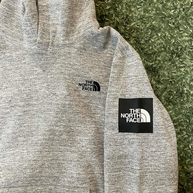 THE NORTH FACE(ザノースフェイス)の【THE NORTH FACE】Square Logo Hoodie　パーカー  メンズのトップス(パーカー)の商品写真