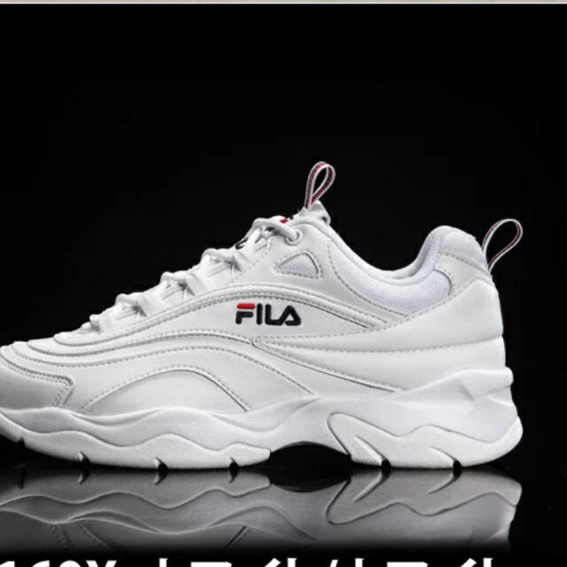 FILA(フィラ)のあな様⭐︎ 新品　フィラ　FILA ダッド　スニーカー　24cm ホワイト　 レディースの靴/シューズ(スニーカー)の商品写真