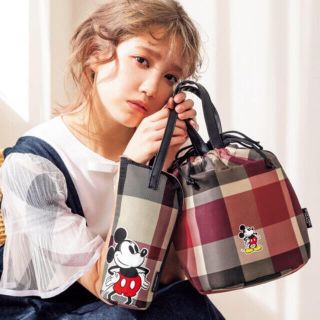 バーバリーブルーレーベル(BURBERRY BLUE LABEL)のsweet 5月号付録　ブルーレーベルクレストブリッジ  セブンイレブン限定(ポーチ)