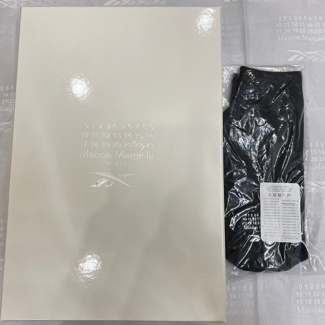 Maison Martin Margiela(マルタンマルジェラ)の新品未使用　メゾンマルジェラ　リーボック　25.5cm メンズの靴/シューズ(スニーカー)の商品写真