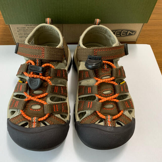 KEEN(キーン)の【美品】keenサンダル　17㎝ キッズ/ベビー/マタニティのキッズ靴/シューズ(15cm~)(サンダル)の商品写真