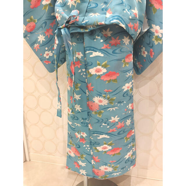 着物リメイク 水流と花々 ショート丈羽織・巻きスカート レディースの水着/浴衣(着物)の商品写真