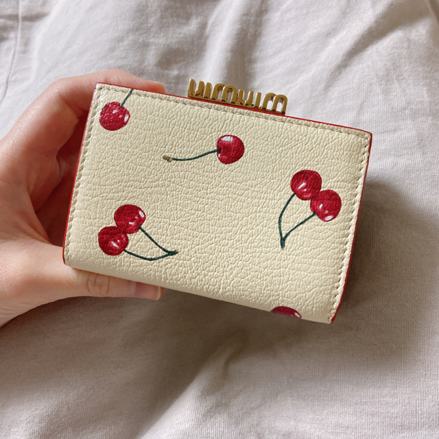 MIU MIU - 新品未使用♡miumiu♡チェリーがま口財布♡アイボリー MIU MIU - 新品未使用♡miumiu♡チェリーがま口財布♡アイボリー