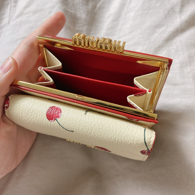 新品未使用♡miumiu♡チェリーがま口財布♡アイボリー