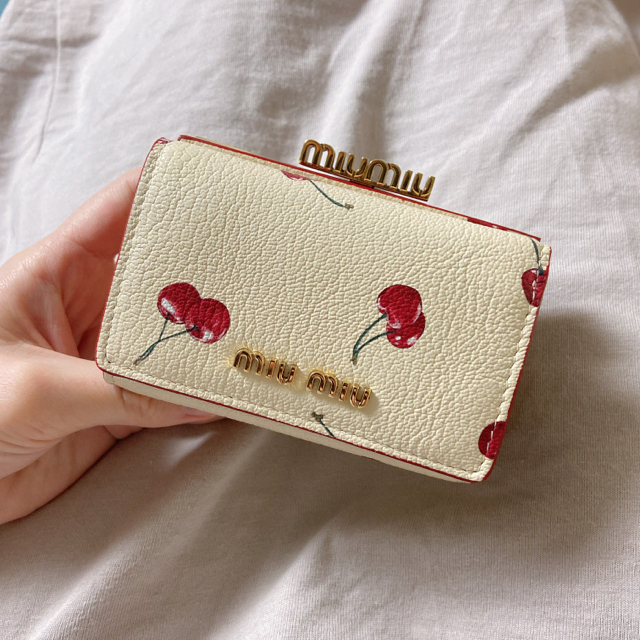 待望☆】 miumiu 新品未使用♡miumiu♡チェリーがま口財布♡アイボリー 財布