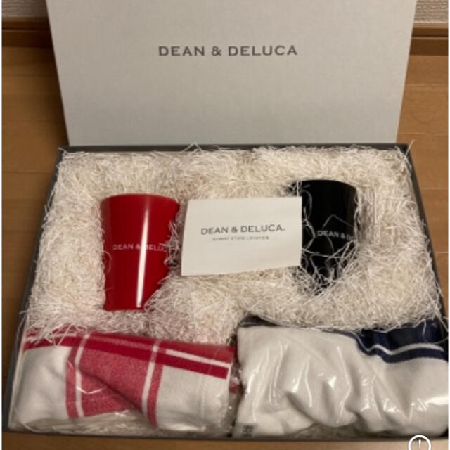 DEAN & DELUCA(ディーンアンドデルーカ)のDEAN &  DELUCA マグカップ×2 ティータオル×2 インテリア/住まい/日用品のキッチン/食器(グラス/カップ)の商品写真