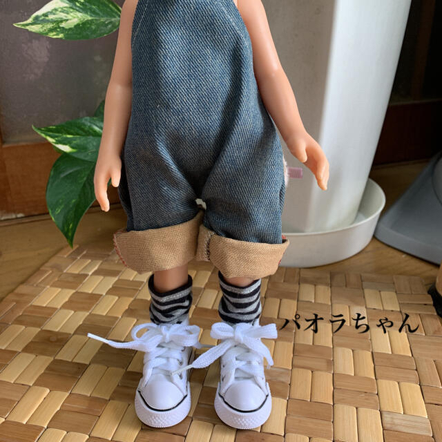 メルちゃん　スニーカー　ソランちゃん靴 キッズ/ベビー/マタニティのおもちゃ(ぬいぐるみ/人形)の商品写真