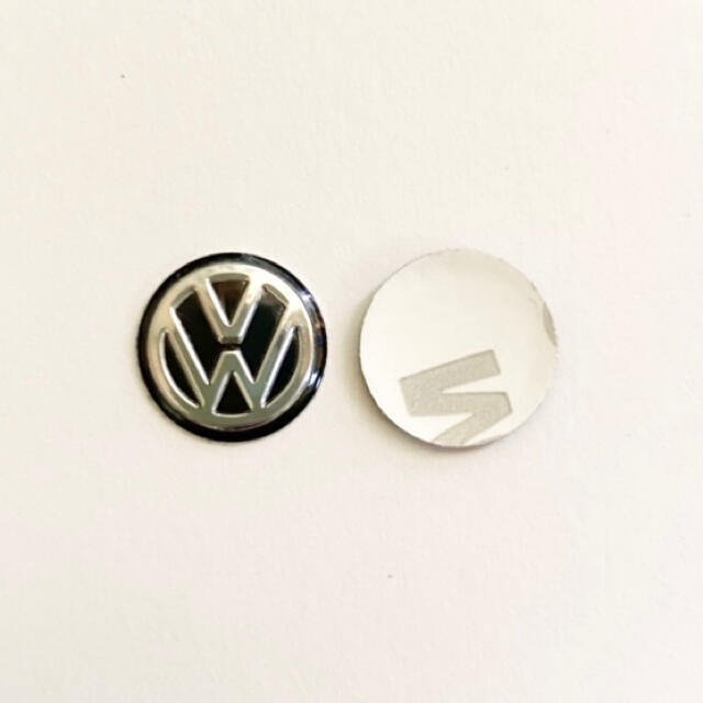 Volkswagen(フォルクスワーゲン)のVW フォルクスワーゲン　エンブレムステッカー　アルミステッカー　黒　14㎜ 自動車/バイクの自動車(車内アクセサリ)の商品写真