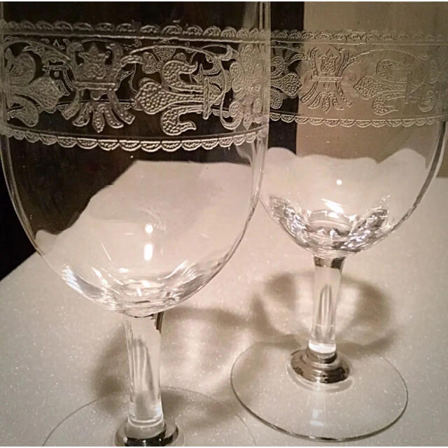 即納正規店 Baccarat ワイングラス2脚② 極希少の通販 by rimac's shop |バカラならラクマ - レア オールドバカラ 白百合 フランス王室紋章 定番高評価