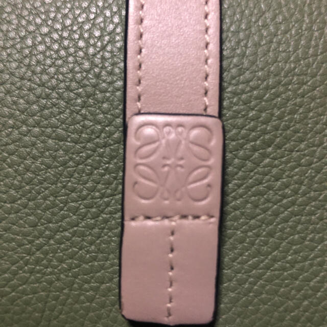 LOEWE(ロエベ)のLOEWE二つ折り財布 レディースのファッション小物(財布)の商品写真