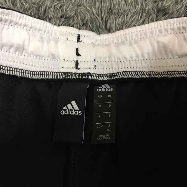 adidas(アディダス)のアディダス　ハーフパンツ キッズ/ベビー/マタニティのキッズ服男の子用(90cm~)(パンツ/スパッツ)の商品写真