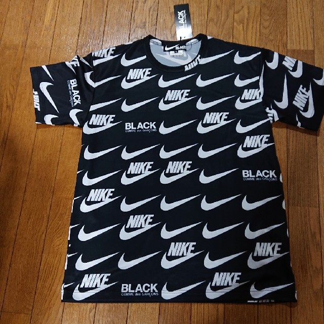 BLACK COMME des GARCONS(ブラックコムデギャルソン)のNike BLACK Conme des Garçons garcons メンズのトップス(Tシャツ/カットソー(半袖/袖なし))の商品写真