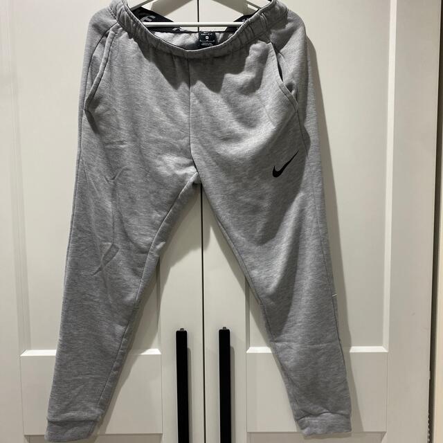 NIKE(ナイキ)のNIKE スウェットパンツ　M グレー メンズのトップス(スウェット)の商品写真