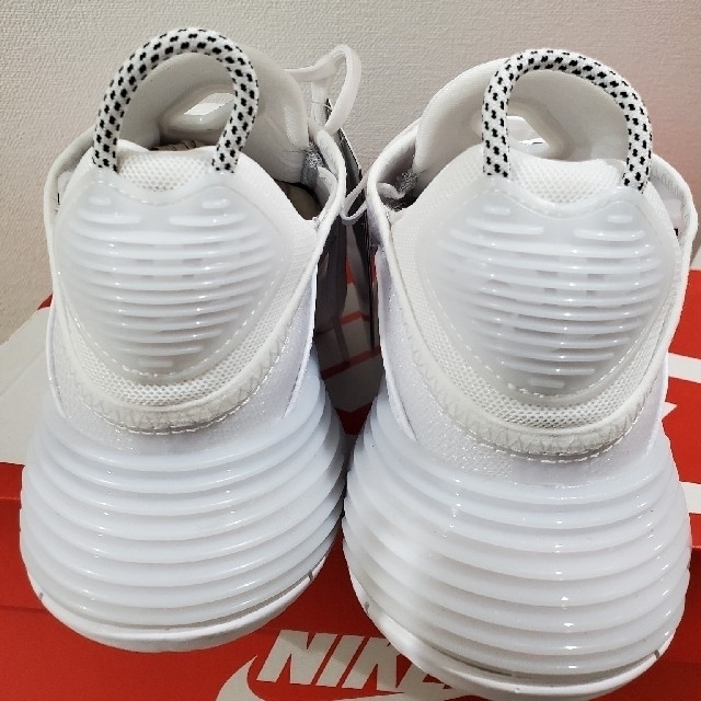 靴/シューズNike Air Max 2090 Triple White新品未使用　24.5