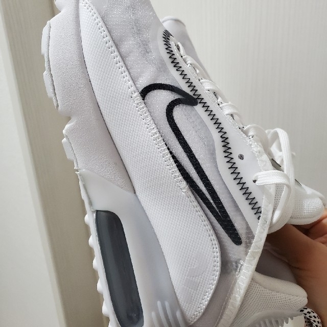 靴/シューズNike Air Max 2090 Triple White新品未使用　24.5