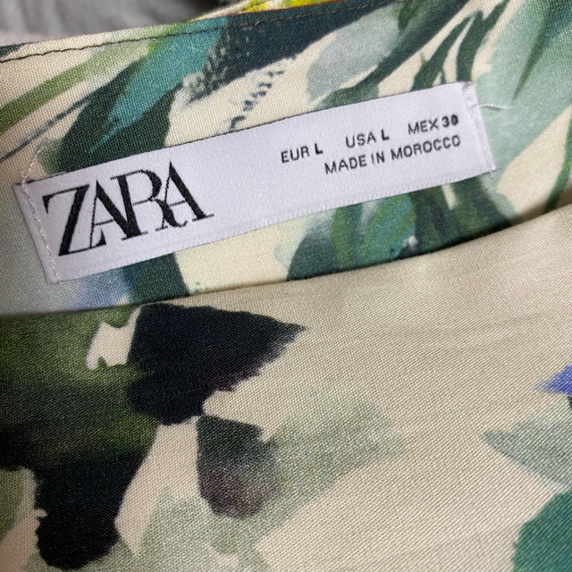 ZARA(ザラ)のZARA 花柄　フレアスカート レディースのスカート(ひざ丈スカート)の商品写真