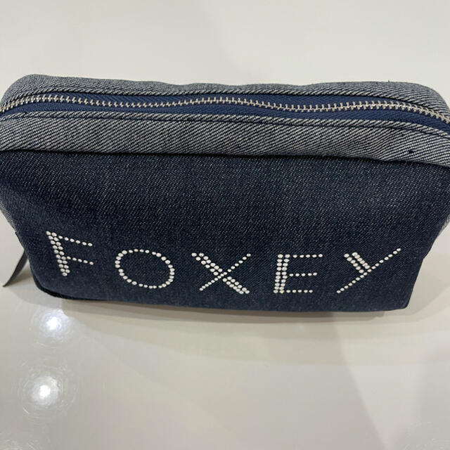 FOXEY(フォクシー)のFOXEY デニムポーチ レディースのファッション小物(ポーチ)の商品写真