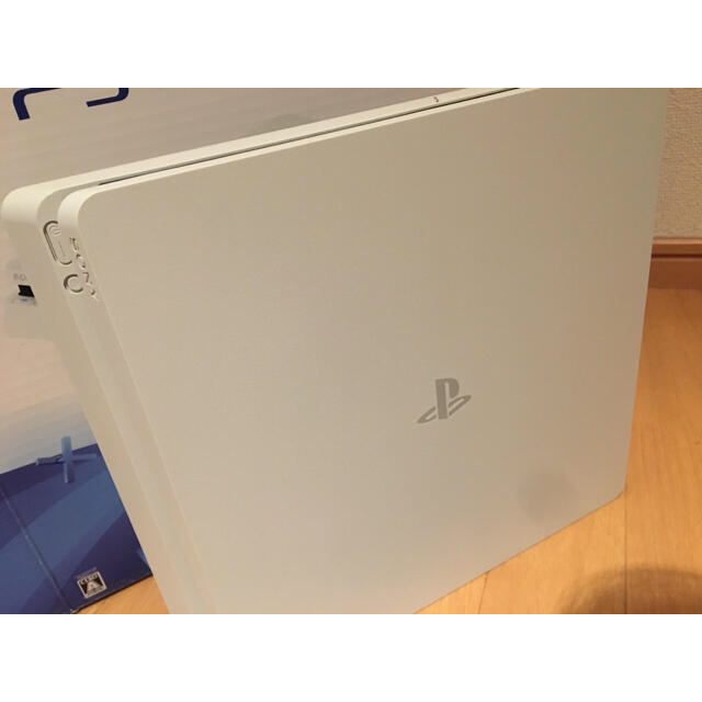 PlayStation4(プレイステーション4)のSONY PlayStation4 本体 CUH-2000AB02 エンタメ/ホビーのゲームソフト/ゲーム機本体(家庭用ゲーム機本体)の商品写真