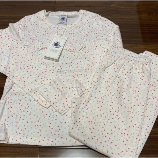 プチバトー(PETIT BATEAU)のプチバトー　新品タグ付き　長袖　パジャマ　ドット　8ans/128cm(パジャマ)