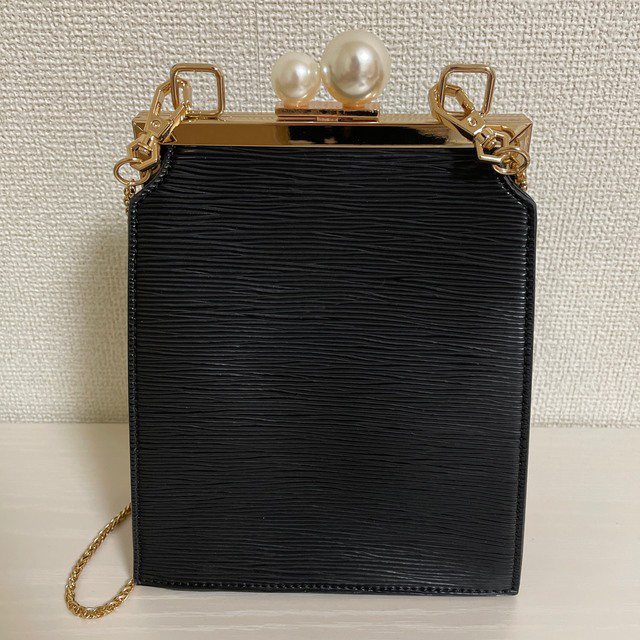 rienda(リエンダ)の【Julia様専用】rienda  チェーンバッグ　Black &ベージュ レディースのバッグ(ショルダーバッグ)の商品写真