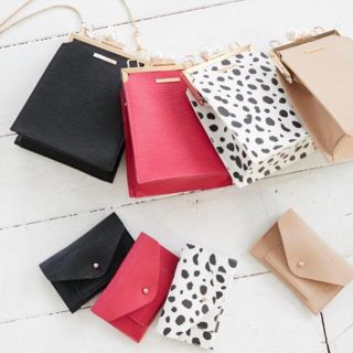 リエンダ(rienda)の【Julia様専用】rienda  チェーンバッグ　Black &ベージュ(ショルダーバッグ)