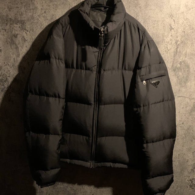 美品 PRADA ロゴ付きダウンジャケット レア PRADA 【売り切りSALE中