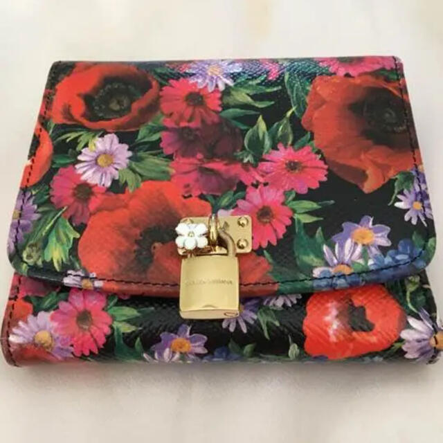 DOLCE&GABBANA(ドルチェアンドガッバーナ)のドルチェ&ガッバーナ 三つ折り財布 Dolce & Gabbana 花柄 黒 レディースのファッション小物(財布)の商品写真