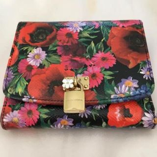 ドルチェ&ガッバーナ 三つ折り財布 Dolce & Gabbana 花柄 黒