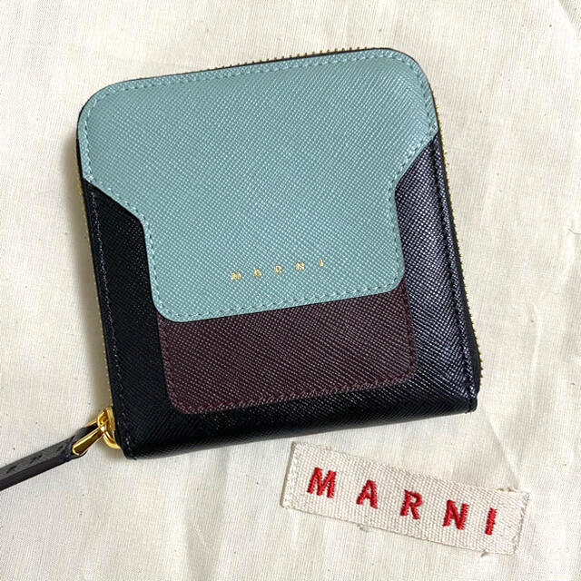 Marni(マルニ)のMarni マルニ　サフィアーノ　財布　バッグ　二つ折り　コインケース　ミニ財布 レディースのファッション小物(財布)の商品写真