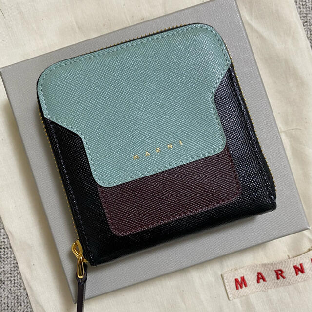 Marni(マルニ)のMarni マルニ　サフィアーノ　財布　バッグ　二つ折り　コインケース　ミニ財布 レディースのファッション小物(財布)の商品写真