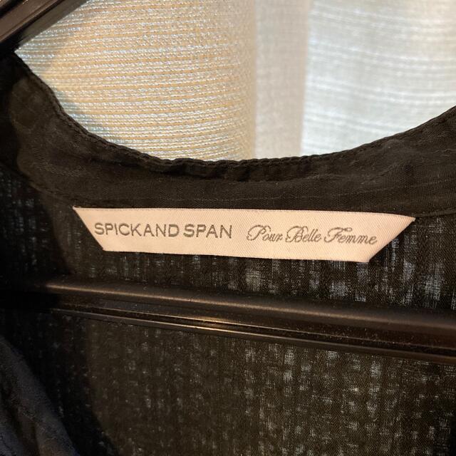 Spick & Span(スピックアンドスパン)のSpick and span 黒　フリルシャツ レディースのトップス(シャツ/ブラウス(長袖/七分))の商品写真