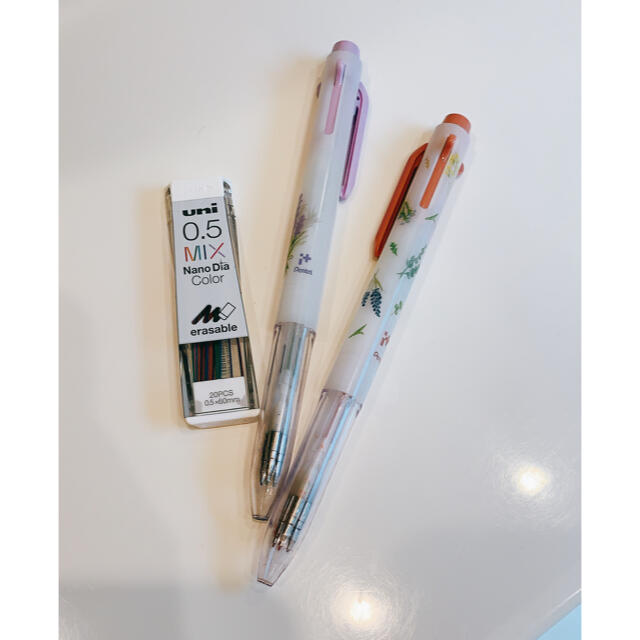 ぺんてる(ペンテル)のペンてる 3色ボディ×2セット インテリア/住まい/日用品の文房具(ペン/マーカー)の商品写真