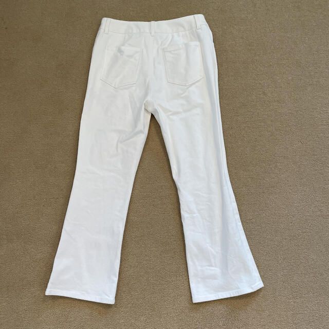 FOXEY(フォクシー)のフォクシーニューヨーク　ホワイトデニム　38サイズ　白 レディースのパンツ(デニム/ジーンズ)の商品写真