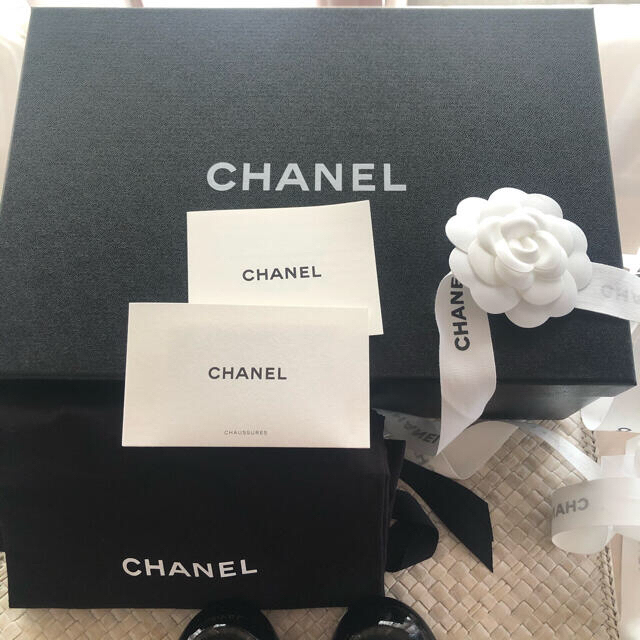 CHANEL(シャネル)の超美品 数回短時間着用 裏張り済 CHANEL シャネル ローファー  黒 36 レディースの靴/シューズ(ローファー/革靴)の商品写真