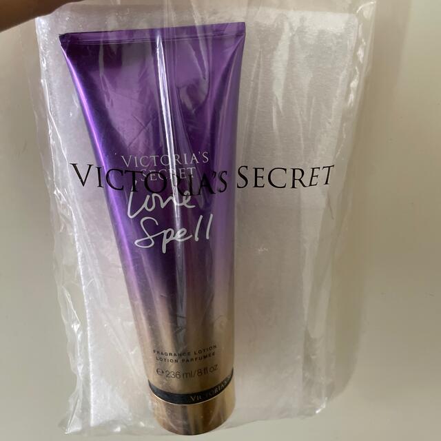 Victoria's Secret(ヴィクトリアズシークレット)のVICTORIA´S SECRETボディクリーム コスメ/美容のボディケア(ボディクリーム)の商品写真