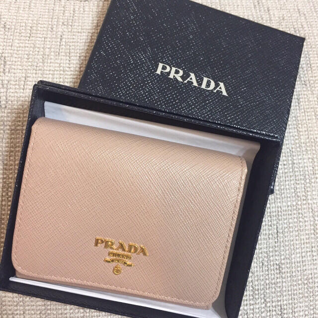 PRADA(プラダ)のPRADA 三つ折り財布 カメオ(新品未使用) レディースのファッション小物(財布)の商品写真