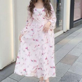 ミシェルマカロン(michellMacaron)のmichellMacaron新品タグ付きフラワーラップワンピース 花柄ワンピース(ロングワンピース/マキシワンピース)